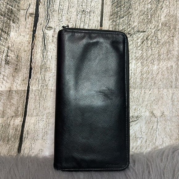 PRADA - Long Wallet - Picture 8 of 8